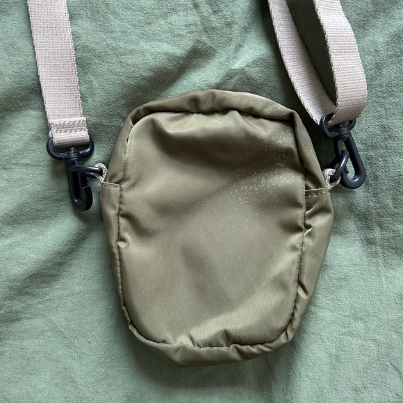 small kaki/green sachel gorpcore outdoor - Picture 3 of 6